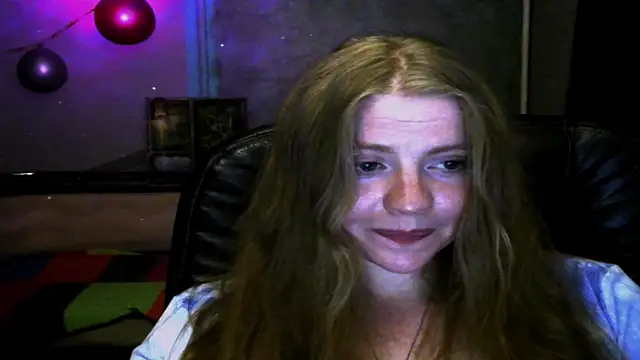Space_Girls_699 webcam
