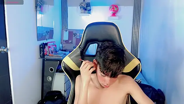 Liarr_ live cam on StripChat