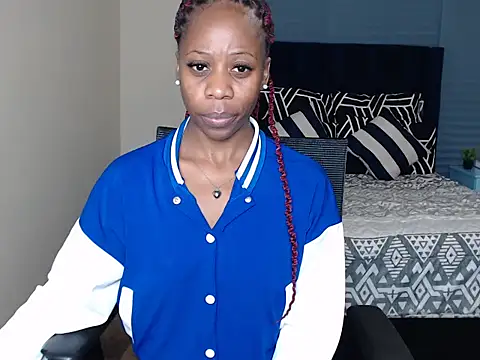 QUEENMANDYY webcam