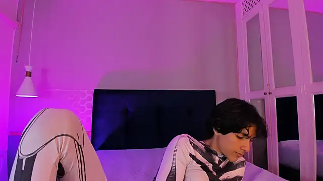 Cheys_Mast live sex cam