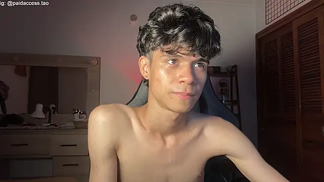 oopsagain_ (M twink) - Show cock 🐮