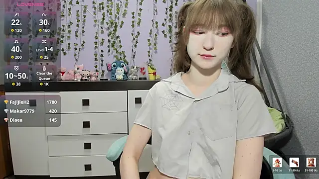 Yoonhee_ki live cam on StripChat