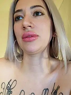 Gina-Lumara webcam