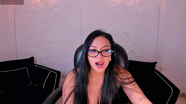 MollyJones_ webcam