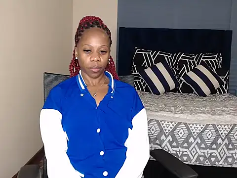 QUEENMANDYY webcam