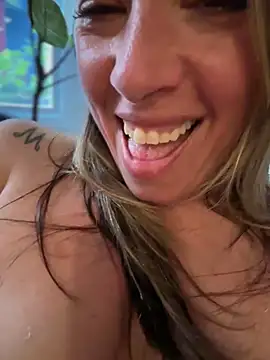 MiraKisss webcam
