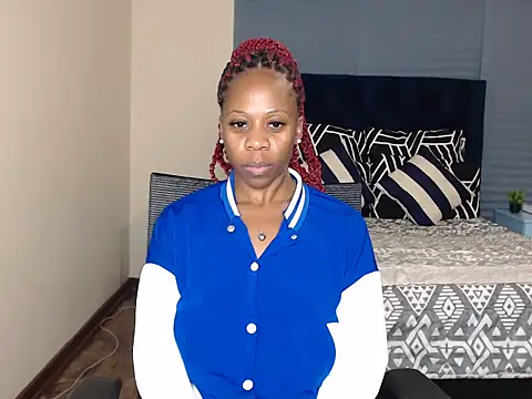 QUEENMANDYY webcam