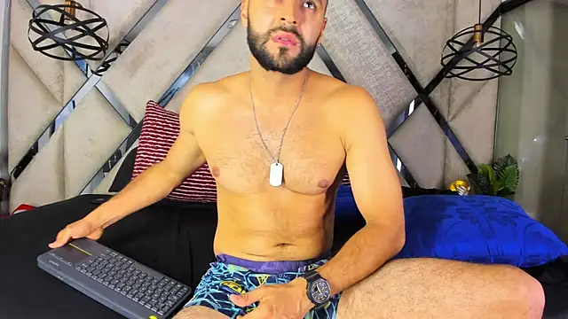 mike333_ (M young) - MUSCLE FLEXING SHOW