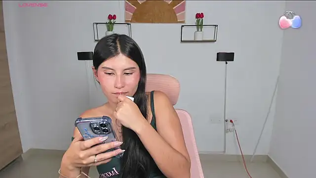 emily_villamil webcam