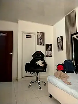 Natasha_miilf webcam