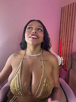MadeleineSanez webcam