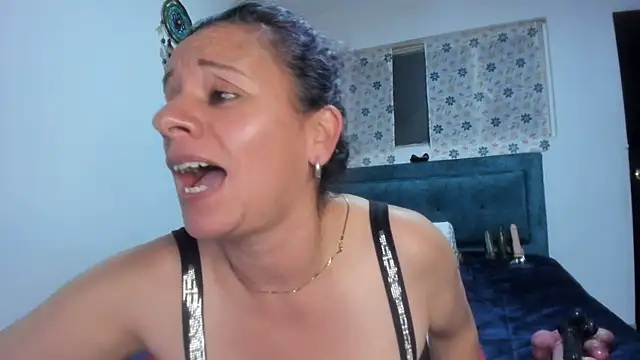 sofi_saliva2511 webcam