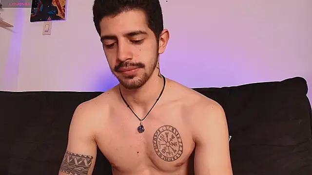 AlejandroStormm webcam