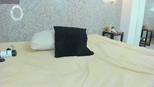 Antonella_west webcam