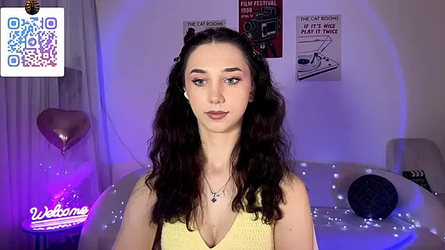 LinaMour webcam