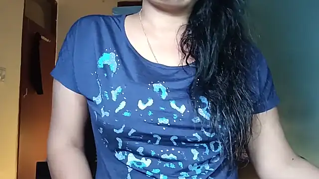 yourdesi_laila_ (F milf) - Hot Shower Show
