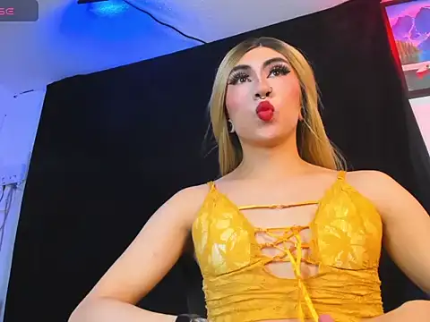 naughty_trans_dolls webcam