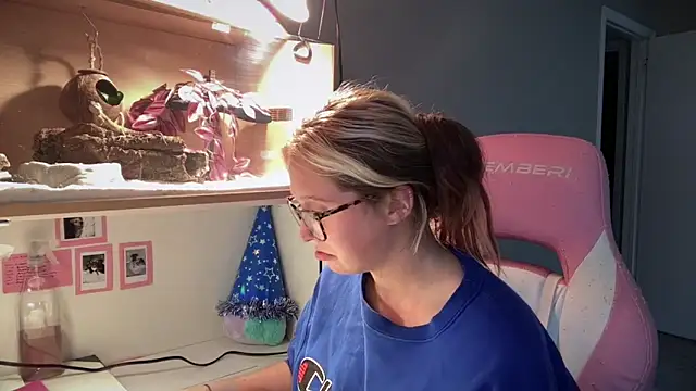 MUSCLEMOMMY1365 webcam