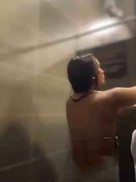 sexysoeh (F young) - Two  Fingers in my pussy Gym