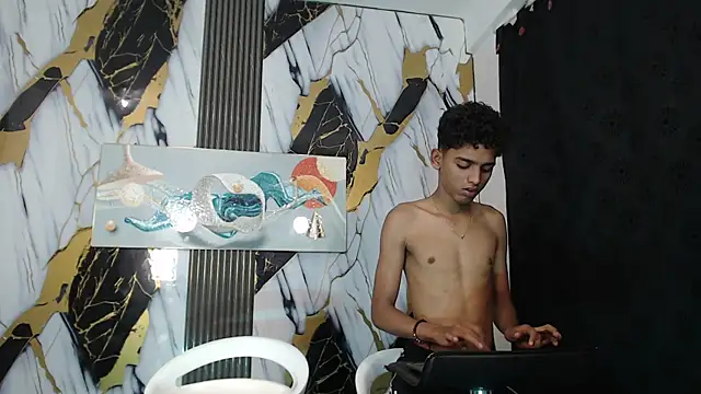 GOLDEN_2026 webcam