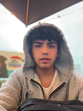 omz_ (M twink) - Go to the bathroom public 🔥