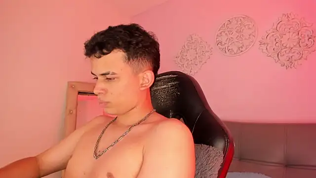 Matheww_strong webcam
