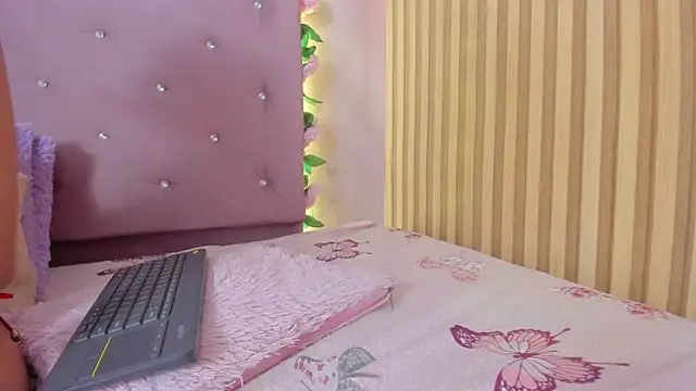 lovely__kiss__ webcam