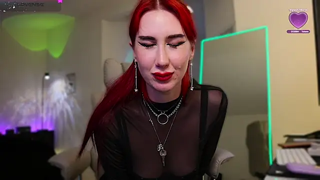 Lady_RedAlexa_RA webcam