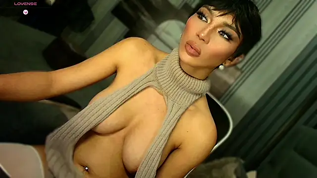 Model: Maria_Manika