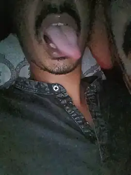 dreamtoungelick69 webcam