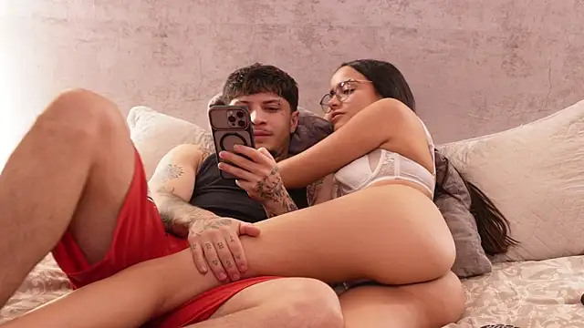nicky_and_blake (Ask my age) - show tits