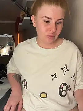 RedFoxQueen webcam