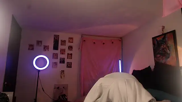 AllyDonfort webcam