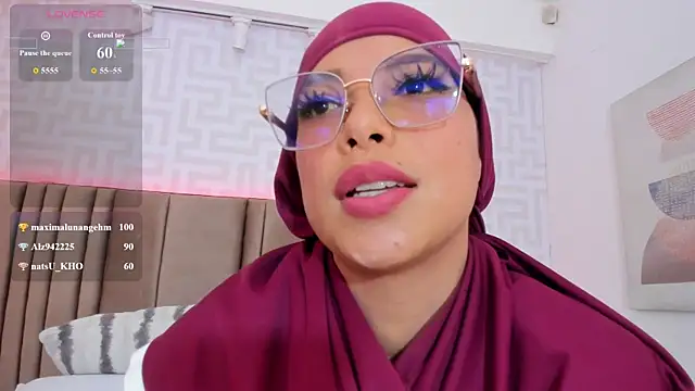 naishaa_ webcam