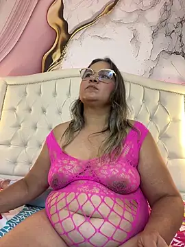 Lucy_Milf_474 webcam