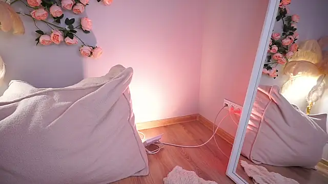 LureOfEva webcam
