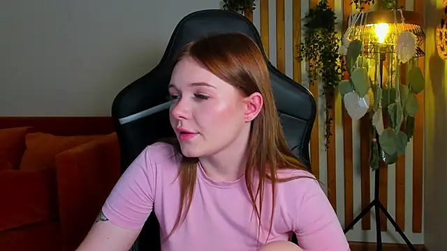 ElinaVale webcam