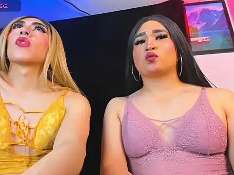 naughty_trans_dolls webcam