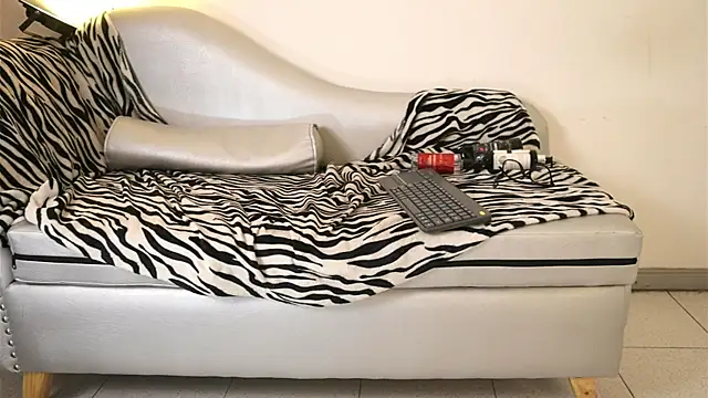 Velvet_Raze webcam