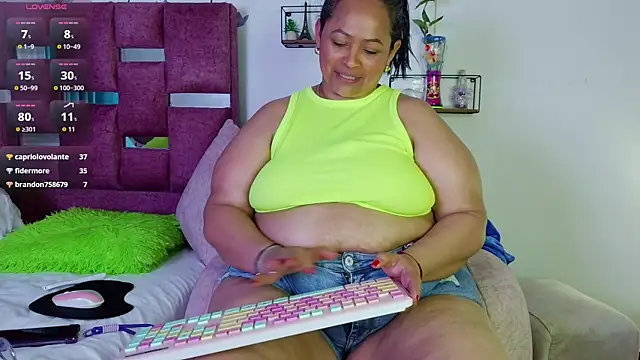 ScarletthJhonson- live cam on StripChat