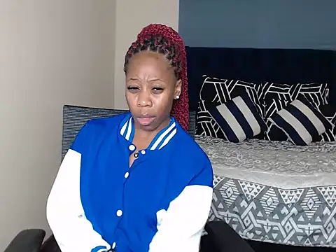 QUEENMANDYY webcam