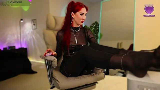 Lady_RedAlexa_RA webcam