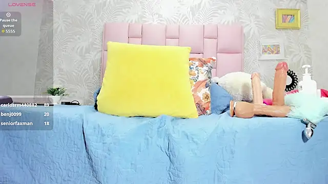 Mara_Summerr webcam