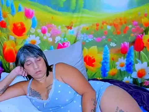 indianroxy webcam