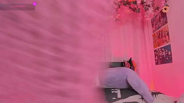 MissCurvyTop