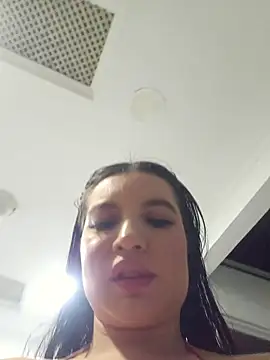 Pretty_Julieta webcam