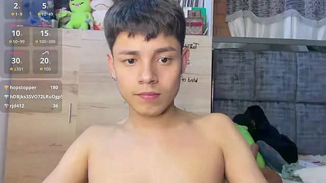 Bldavioro45 - Male webcam sex chat