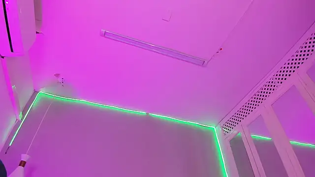 Cheys_Mast live sex cam