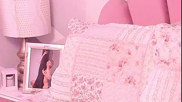 KylieMonnett webcam