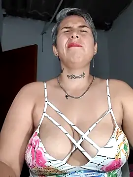 Yessi_rousse webcam